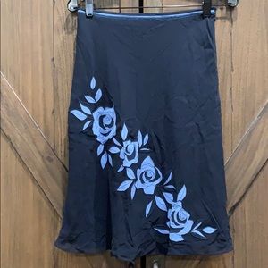 NWT beautiful Ann Taylor silk skirt floral appliqué, 2